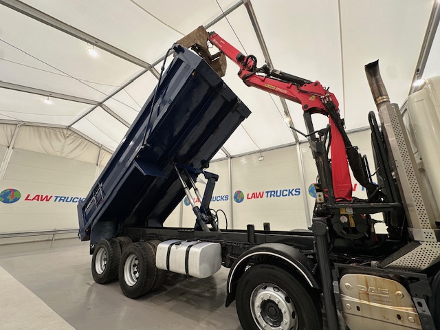 DAF CF85 410 8×4 Day Cab Steel Tipper Grab
