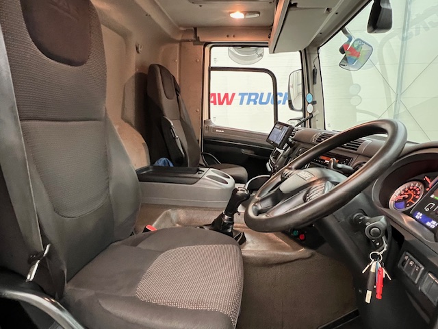 DAF CF 290 6×2 Rear Steer Fridge Box
