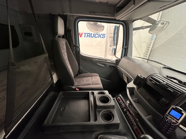 Mercedes Axor 2529 Rear Lift Sleeper Cab Box Van