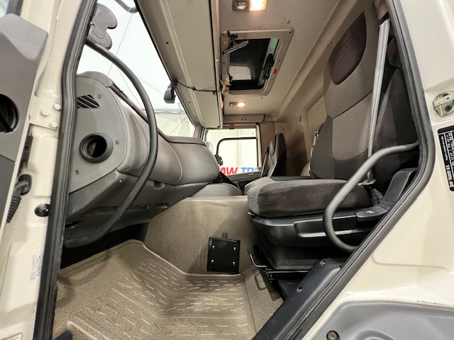 DAF CF 290 6×2 Rear Steer Fridge Box