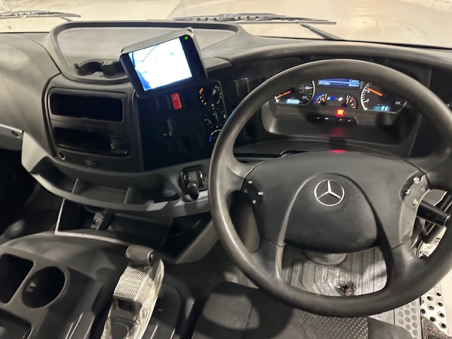 Mercedes 1824 4×2 Day Cab Curtainsider