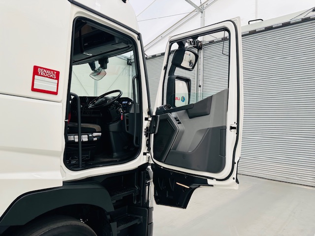 Renault T460 6×2 Midlift Tractor Unit