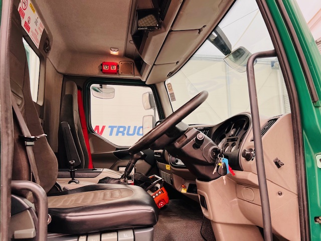 DAF LF55 220 Day Cab Dropside Brick Grab