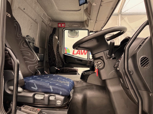 Iveco Stralis 310 AT 6×2 Box Van