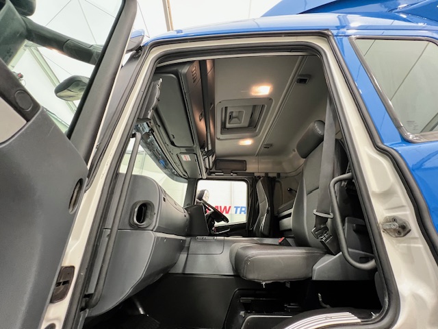 Scania P250 4×2 Sleeper Cab Fridge Box