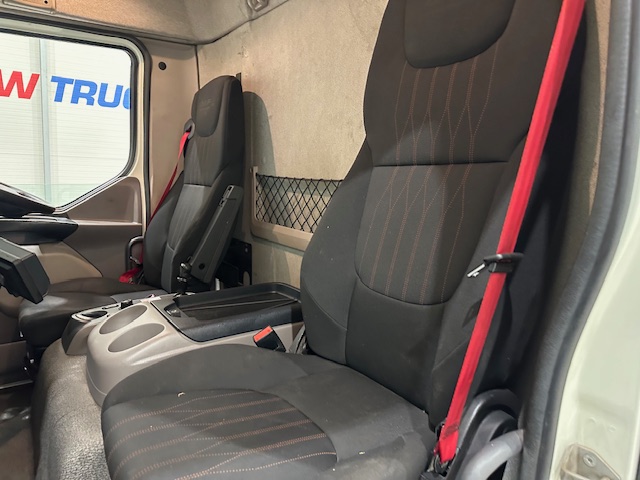 DAF LF 180 4×2 Day Cab Box Van