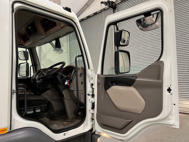 DAF LF 180 Day Cab Fridge Box Manual