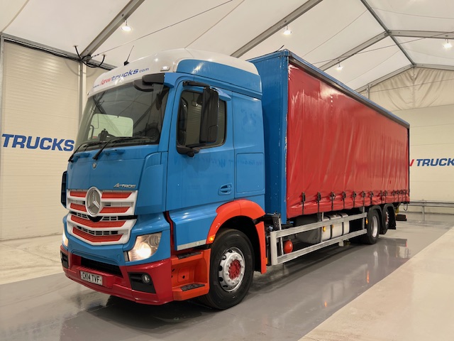 Mercedes Actros 2530 6×2 Sleeper Cab Curtainsider