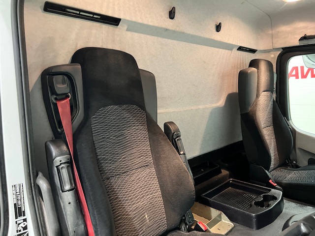 Mercedes Antos 1827 Day Cab Fridge Box