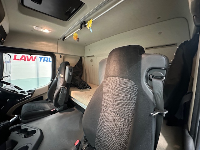 Mercedes Actros 1824 4×2 Sleeper Cab Box Van