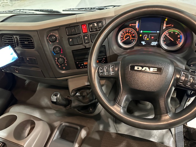 DAF LF 220 Day Cab Skip Loader