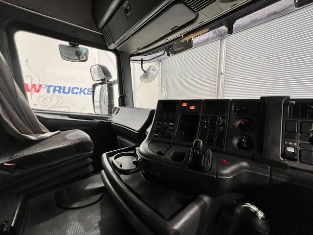 Scania R94 220 4×2 Sleeper Cab Box Van Manual
