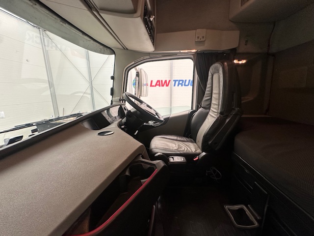 Volvo FH 500 6×2 Midlift Tractor Unit