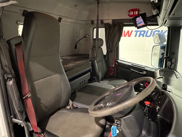 Scania P400 8×4 Sleeper Cab Tipper Manual