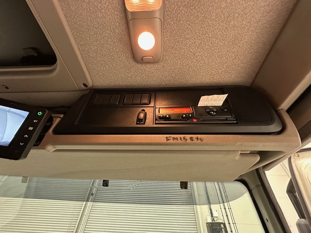 DAF CF 330 6×2 Rear Lift Sleeper Cab Curtainsider