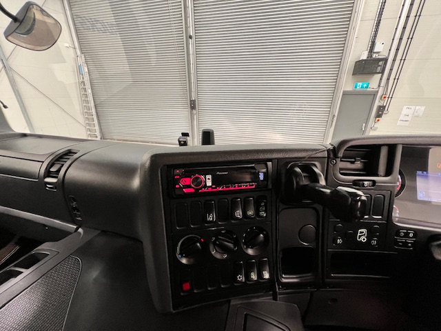 Scania P250 4×2 Sleeper Cab Fridge Box