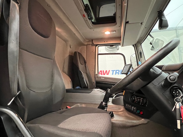 DAF CF 290 6×2 Rear Steer Fridge Box
