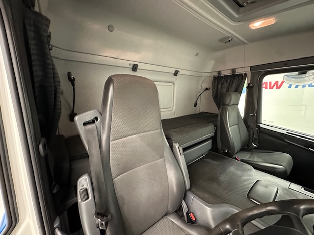 Scania P250 4×2 Sleeper Cab Fridge Box