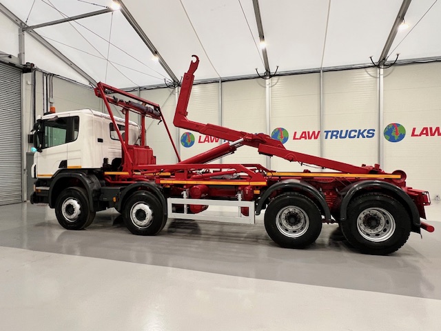 Scania P370 8×4 Rest Cab Hookloader Manual