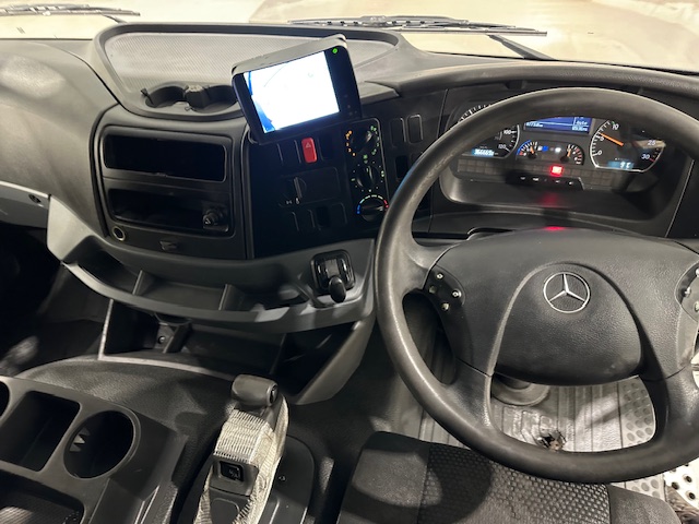 Mercedes 1824 4×2 Day Cab Curtainsider