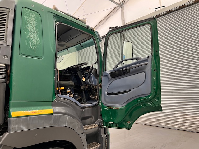 Hino 3241 700 8×4 Sleeper Cab Steel Tipper