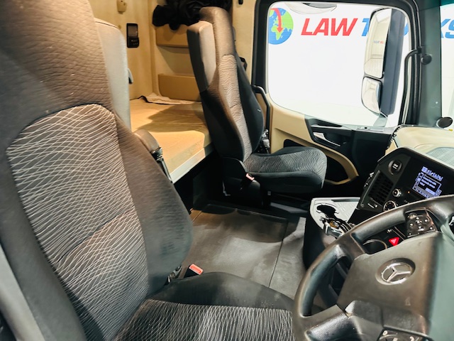 Mercedes Actros 1830 Sleeper Curtainsider Box Van