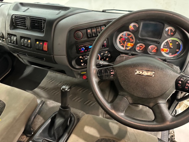 DAF LF45 140 4×2 Mobile Workshop Compressor