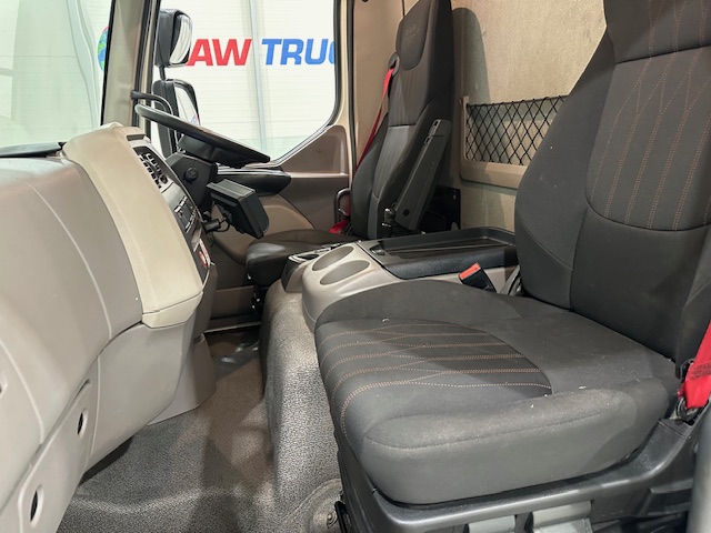 DAF LF 180 4×2 Day Cab Box Van