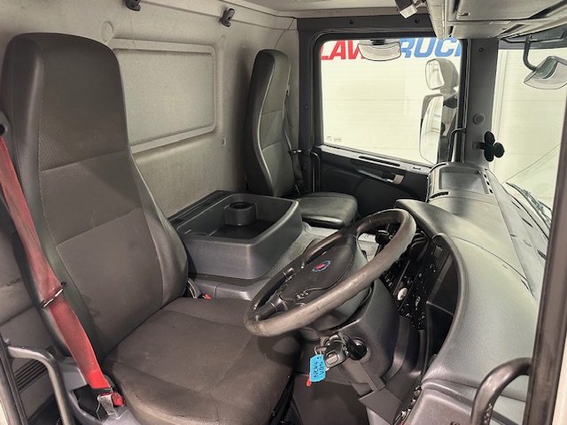 Scania P280 6×2 Rear Lift Day Cab Fridge Box