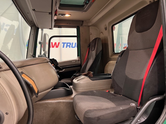 DAF CF75 310 6×2 Day Cab Dropside Crane