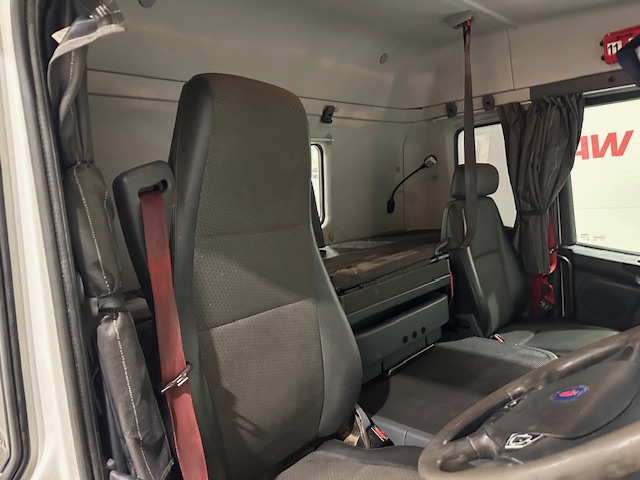 Scania P400 8×4 Sleeper Cab Tipper Manual