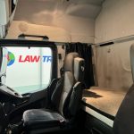 Mercedes Actros 2533 6×2 Sleeper Cab Curtainsider - thumbnail