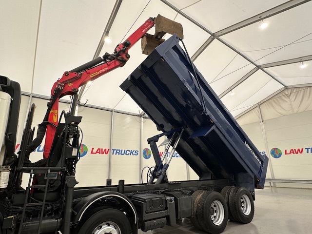 DAF CF85 410 8×4 Day Cab Steel Tipper Grab