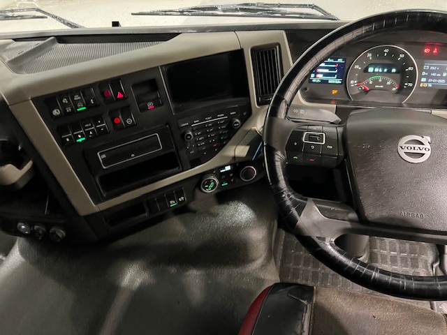 Volvo FM 450 6×2 Midlift Tractor Unit