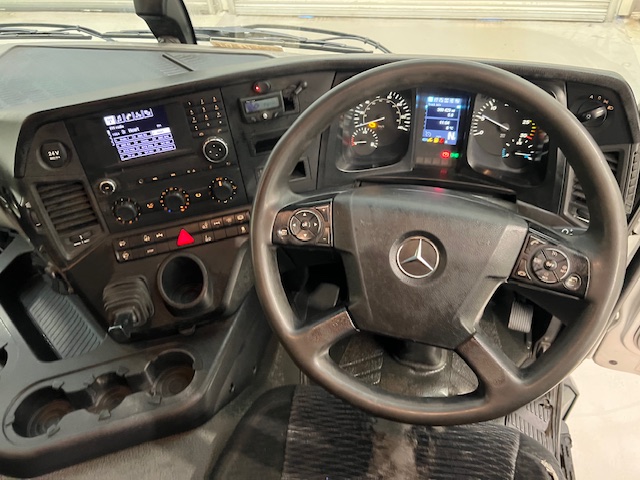 Mercedes Actros 2530 6×2 Day Cab Curtainsider