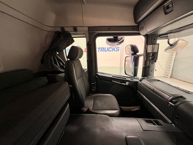 Scania P250 4×2 Sleeper Cab Fridge Box