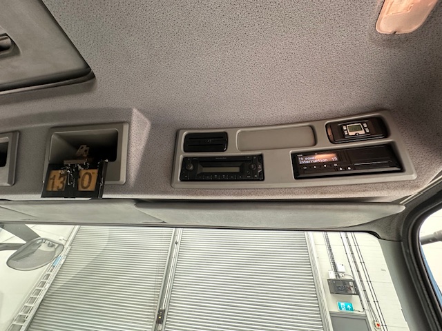 Mercedes Axor 2529 Rear Lift Sleeper Cab Box Van