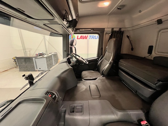 Scania P250 4×2 Sleeper Cab Fridge Box
