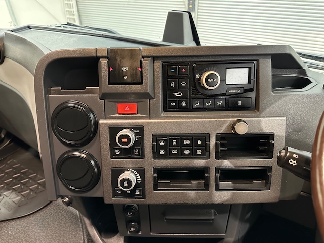 Renault T480 High 4×2 Tractor Unit