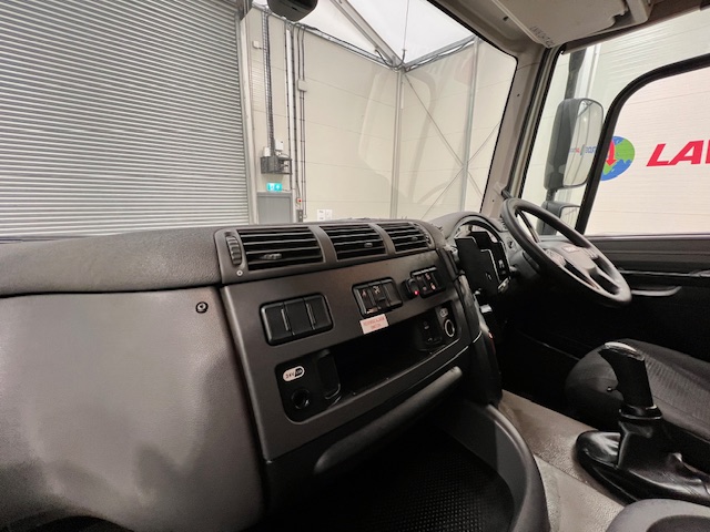 DAF CF 290 6×2 Rear Steer Fridge Box