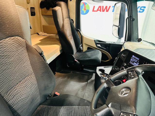 Mercedes Actros 1830 Sleeper Curtainsider Box Van