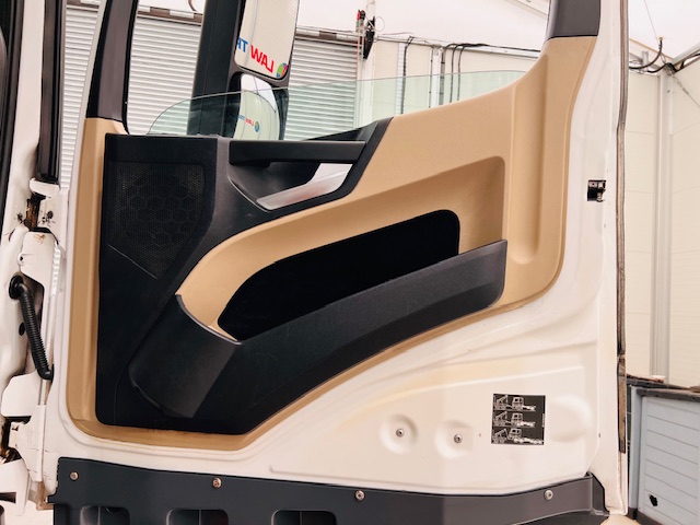 Mercedes Actros 1830 Sleeper Cab Curtainsider