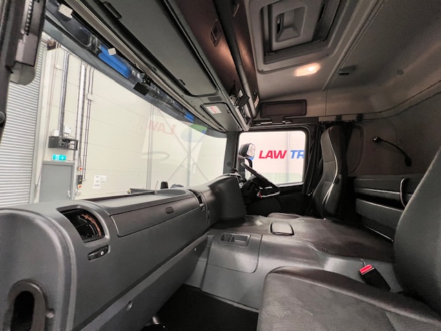 Scania P250 4×2 Sleeper Cab Fridge Box