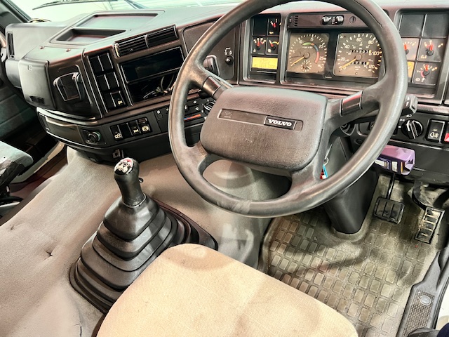 Volvo FM12 380 6×2 Midlift Tractor Unit Manual