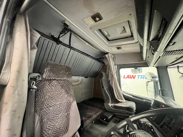 Scania R94 220 4×2 Sleeper Cab Box Van Manual