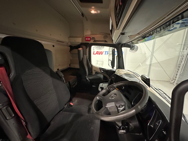 Mercedes Actros 2545 6×2 Midlift Tractor Unit