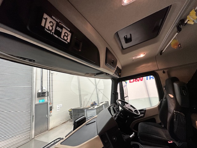 Mercedes Actros 1824 4×2 Sleeper Cab Box Van