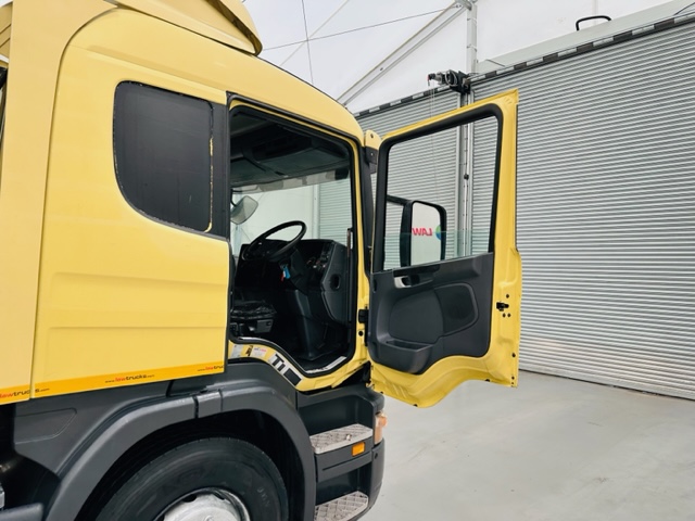 Scania P310 6×2 Sleeper Cab Curtainsider Manual