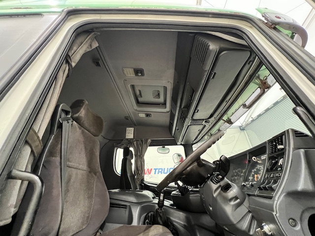 Scania P94 220 4×2 Sleeper Cab Flatbed