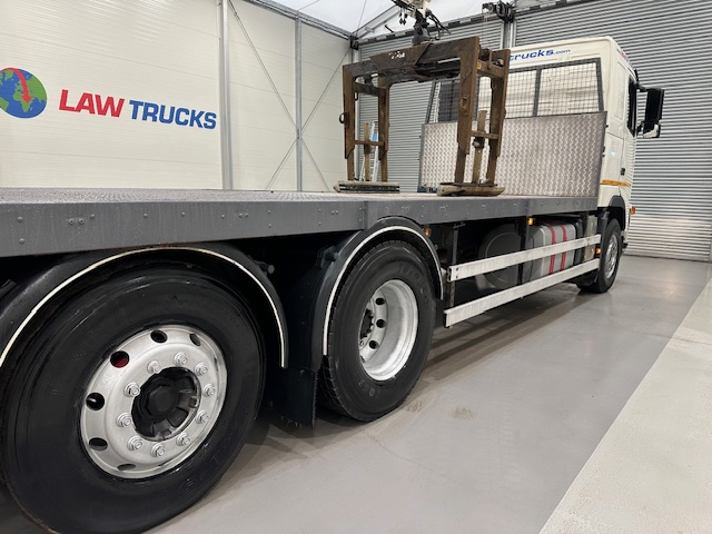 Volvo FH 440 6×2 Rear Lift Brick Grab Drawbar